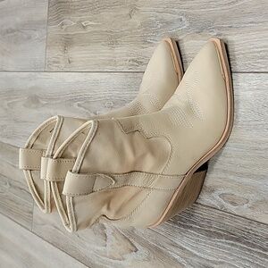 Dolce Vita Size 6 1/2 Western Nashe Booties